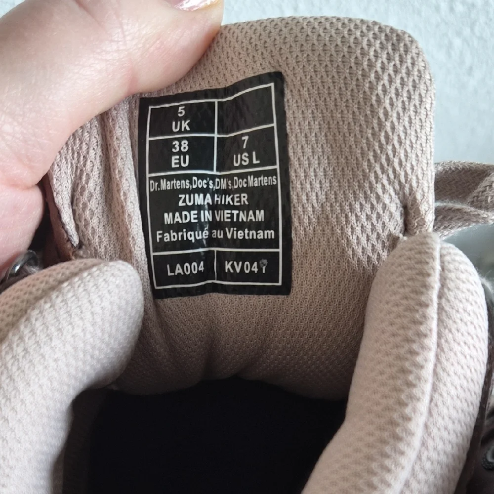 NWOB Dr. Martens Brown Leather and Suede Zuma Hiker - Picture 2 of 4